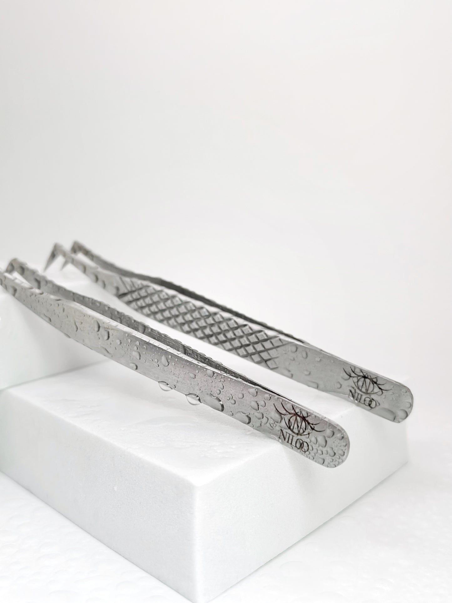 NILOO PREMIUM Curved Classic Tweezer