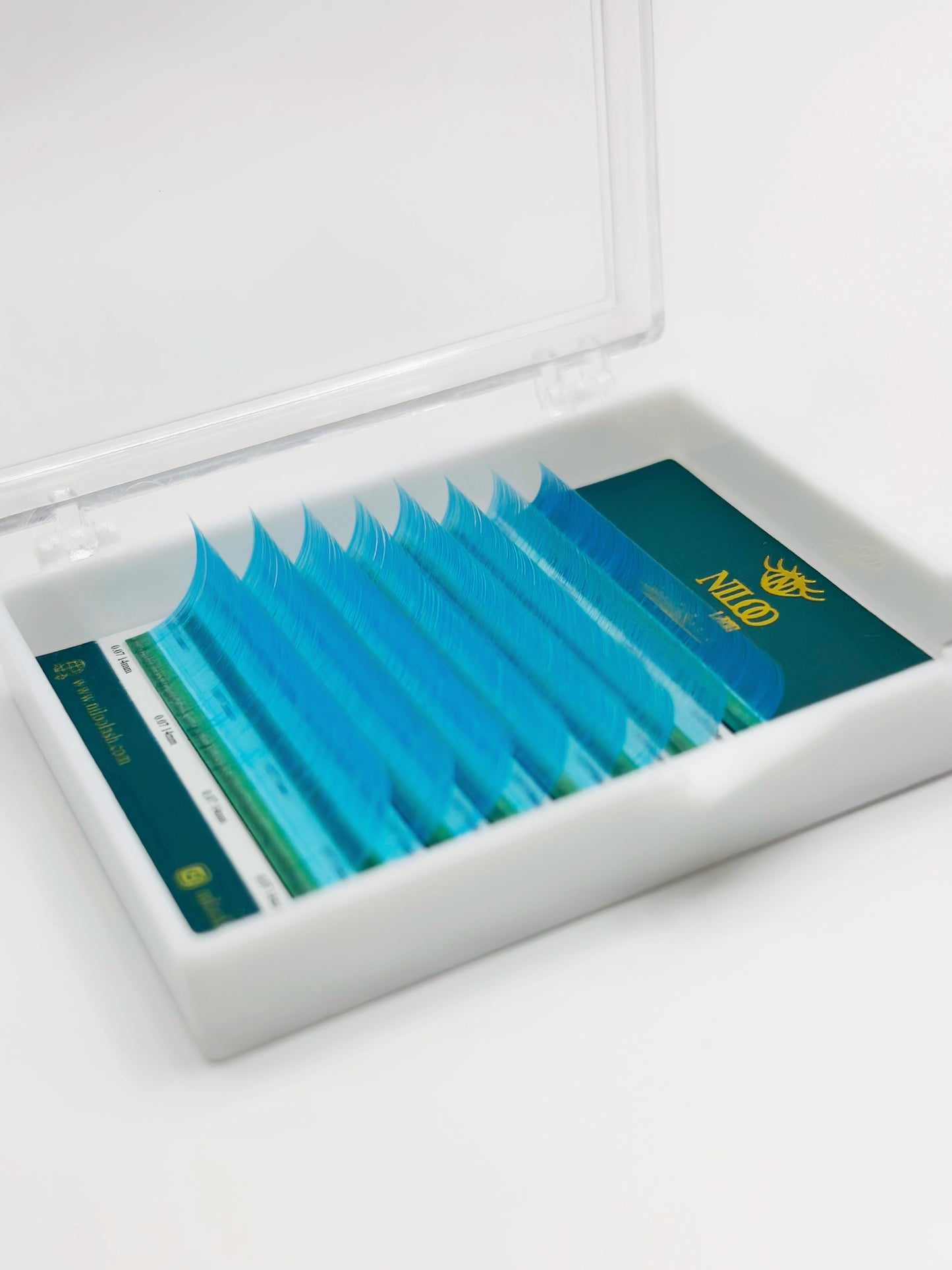 NILOO PREMIUM NEON COLORED EYELASH EXTENSIONS 8 LINES MIX 7MM-14MM 0.07