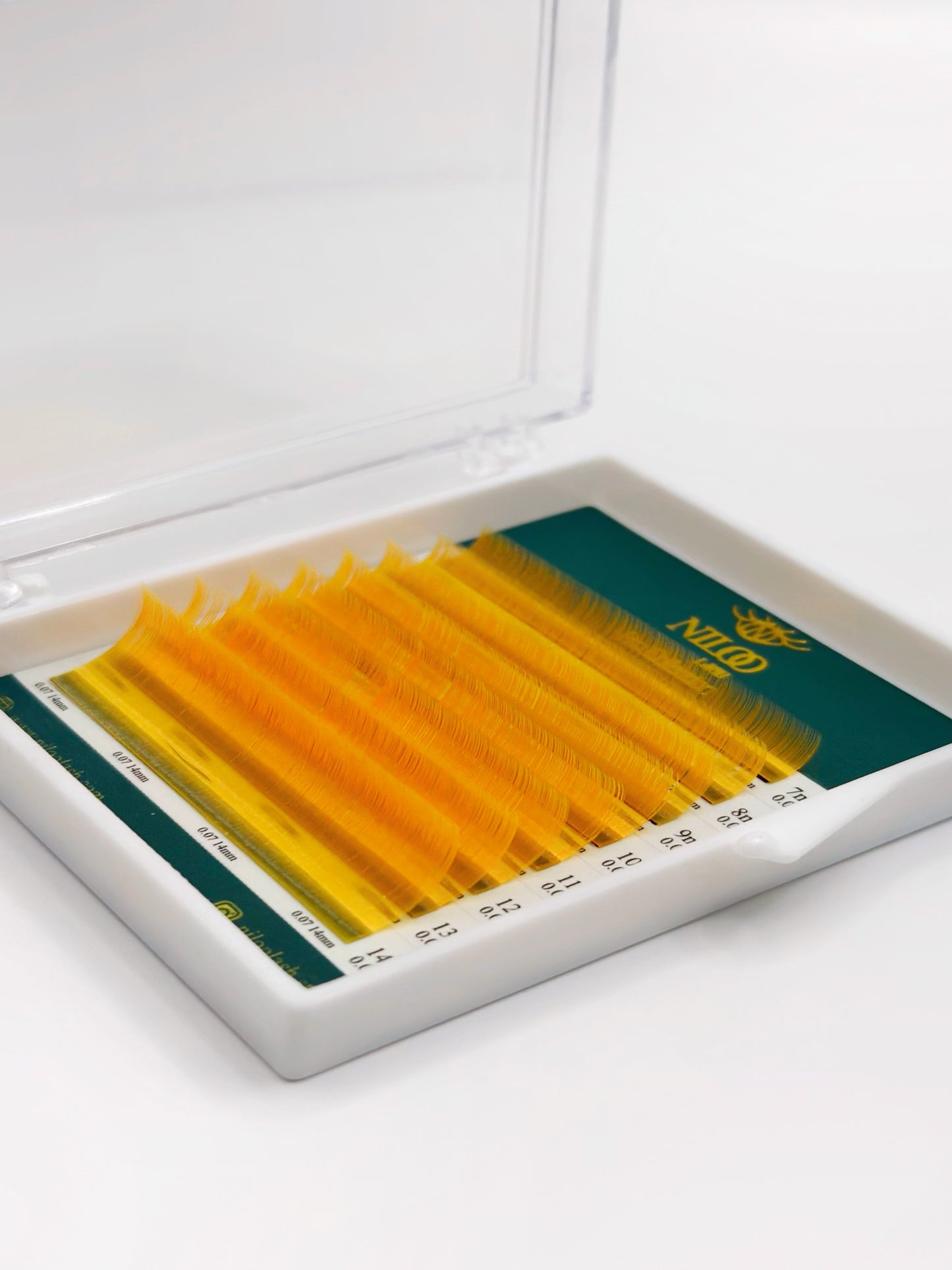 NILOO PREMIUM NEON COLORED EYELASH EXTENSIONS 8 LINES MIX 7MM-14MM 0.07